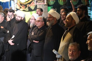 تصاویر/ اجتماع مردمی «شب‌های اقتدار حسینی» محبان حضرت اباعبدالله(ع) در محله جهادیه شهر سمنان