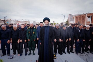 تصاویر/ نماز ظهر عاشورای محرم ۱۴۰۵ اردبیل