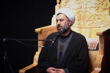 فرهنگ عاشورا، رمز پایداری ملت ایران است
