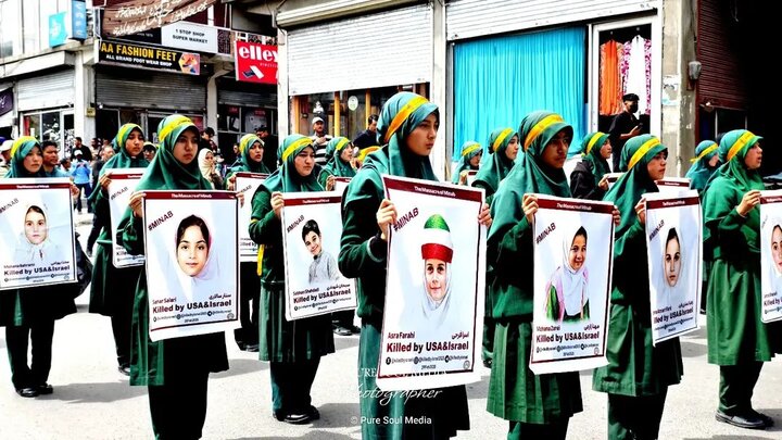 تصاویر/ راهپیمایی عزاداران حسینی و یاد کودکان شهدای میناب در کارگل هند