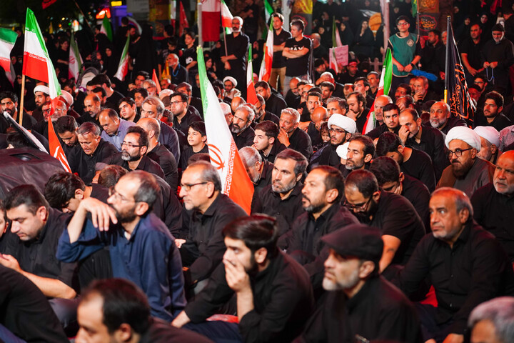 تصاویر/ مراسم عزاداری محرم هیأت بیت‌النبی (ص) و اجتماع مردم شریف نیروگاه در شب عاشورای حسینی