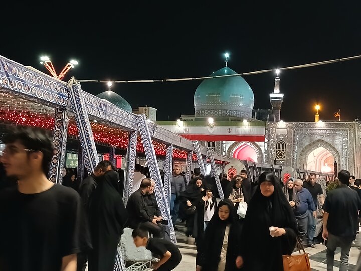 تصاویر/مراسم عزاداری شب عاشورا در حرم مطهر رضوی