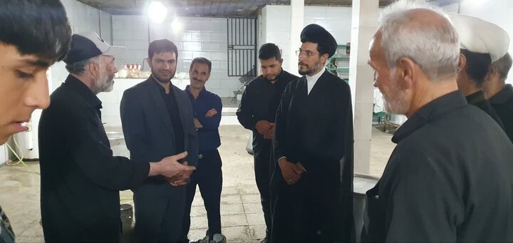 تصاویر / حضور امام جمعه تویسرکان در هیئت‌های عزاداری در شب عاشورا