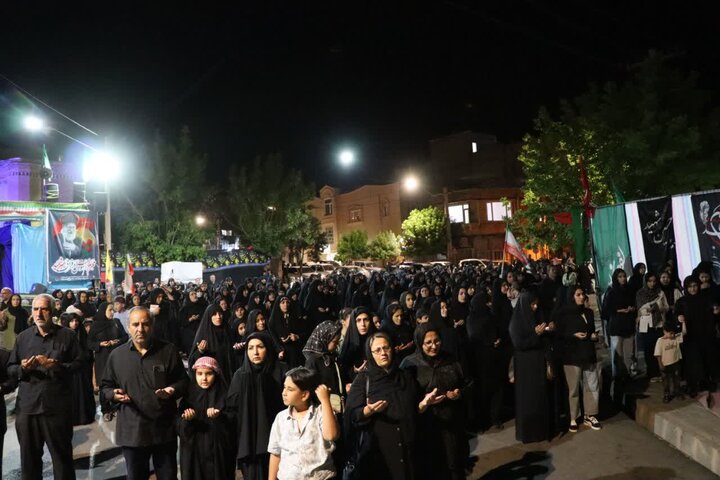 تصاویر/ اجتماع مردمی در حمایت از نظام اسلامی و نیروهای مسلح در تکاب