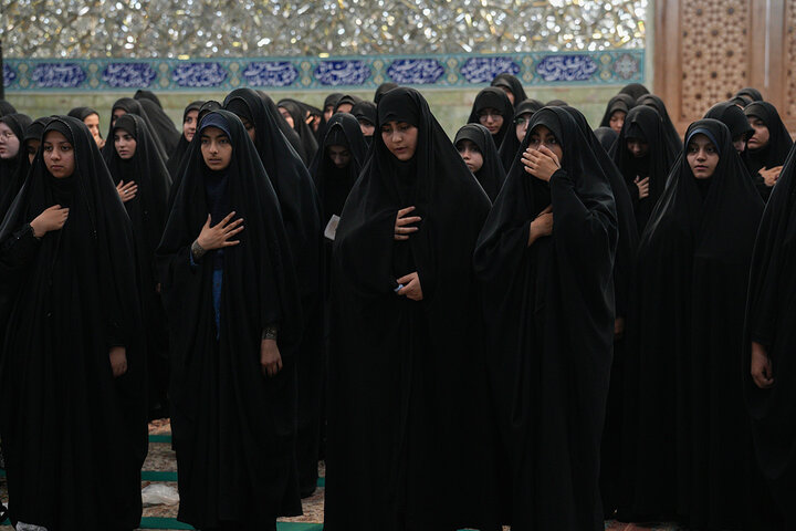عزاداری دختران نوجوان در سوگ سالار شهیدان در هیأت معصومانه