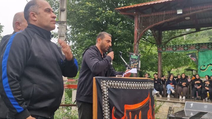 تصاویر / عاشورای حسینی در روستای بالاس در کنار یادمان شهدا