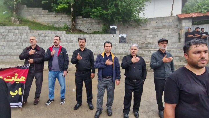 تصاویر / عاشورای حسینی در روستای بالاس در کنار یادمان شهدا