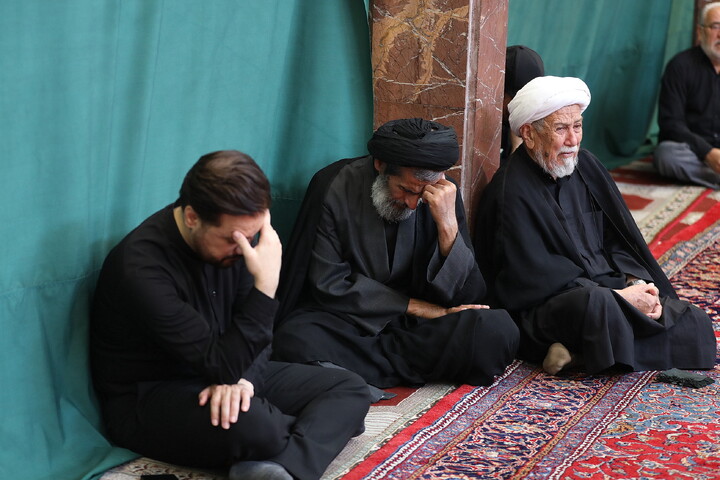 تصاویر/ مراسم عزادرای روز عاشورا در بیت آیت الله العظمی مکارم شیرازی