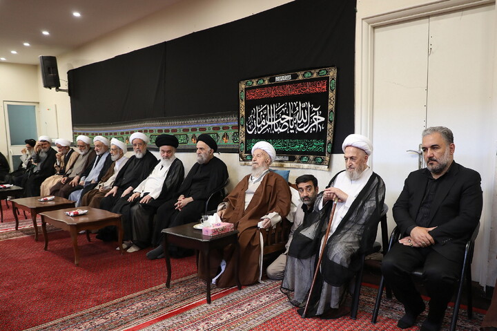 تصاویر/ مراسم عزادرای روز عاشورا در بیت آیت الله العظمی مکارم شیرازی