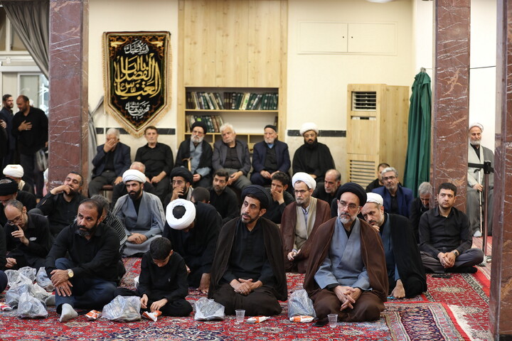 تصاویر/ مراسم عزادرای روز عاشورا در بیت آیت الله العظمی مکارم شیرازی