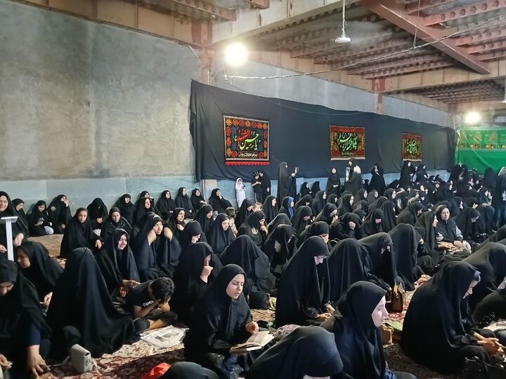 تصاویر/اقامه نماز ظهر عاشورا در پلدختر