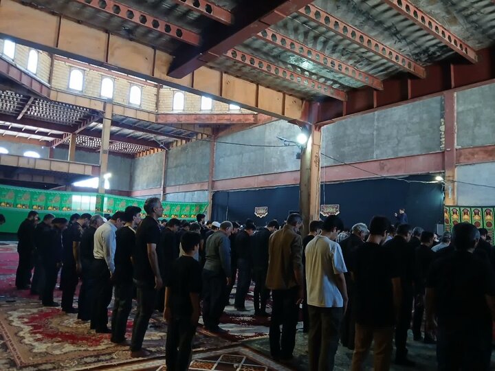 تصاویر/اقامه نماز ظهر عاشورا در پلدختر