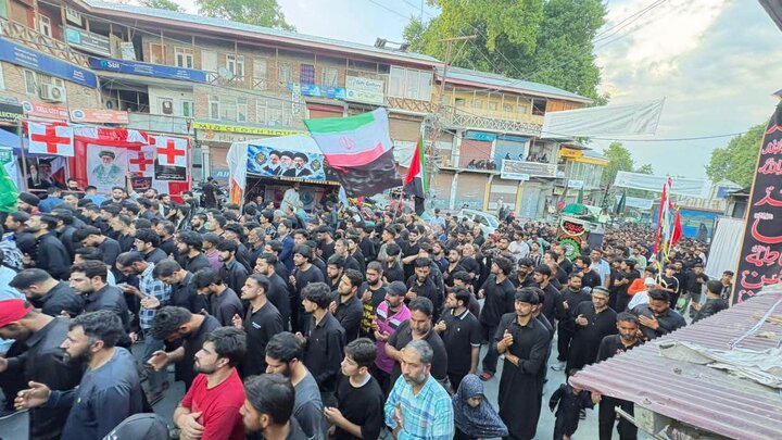 وادی جموں وکشمیر میں انجمنِ شرعی شیعیان کے تحت جلوس ہائے عزاء کا سلسلہ جاری
