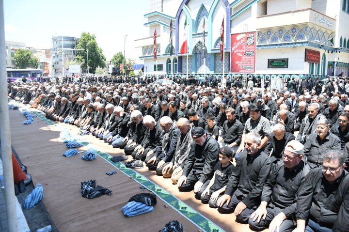 تصاویر/ اقامه نماز ظهر عاشورا در میدان امام حسین(ع) ارومیه