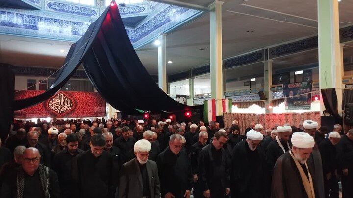 تصاویر/ اقامه نماز ظهر عاشورا در میاندوآب