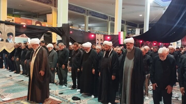 تصاویر/ اقامه نماز ظهر عاشورا در میاندوآب