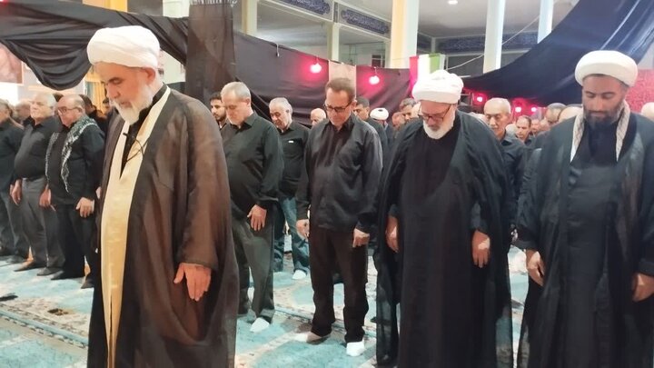 تصاویر/ اقامه نماز ظهر عاشورا در میاندوآب
