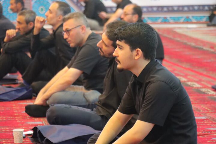 تصاویر/ عزاداری و اقامه نماز ظهر عاشورا در اسلامشهر