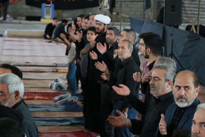 تصاویر/ مراسم سوگواری ظهر عاشورا در مصلی ماکو