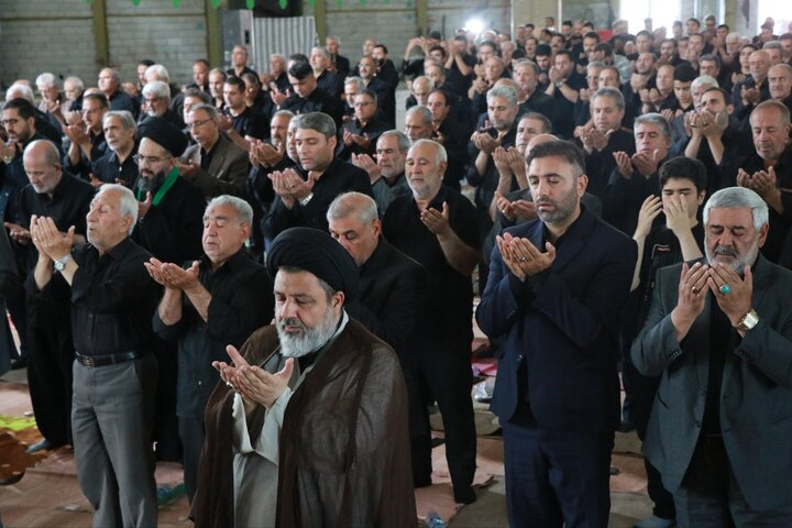 تصاویر/ مراسم سوگواری ظهر عاشورا در مصلی ماکو