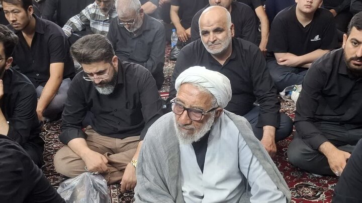 فیلم | مراسم عزاداری عاشورای حسینی از طرف نماینده ولی فقیه در کاشان در مسجد صادقیه