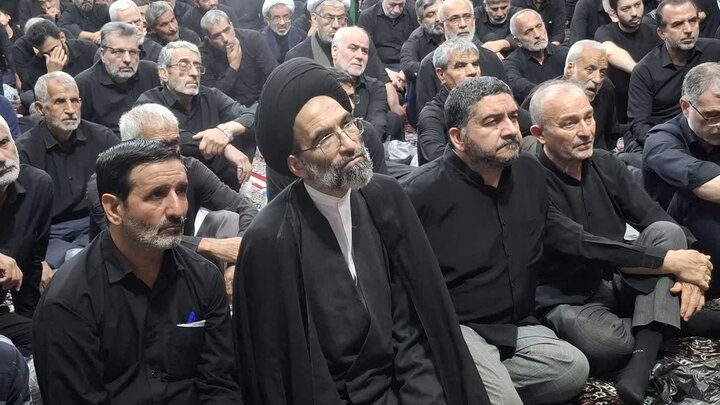 فیلم | مراسم عزاداری عاشورای حسینی از طرف نماینده ولی فقیه در کاشان در مسجد صادقیه