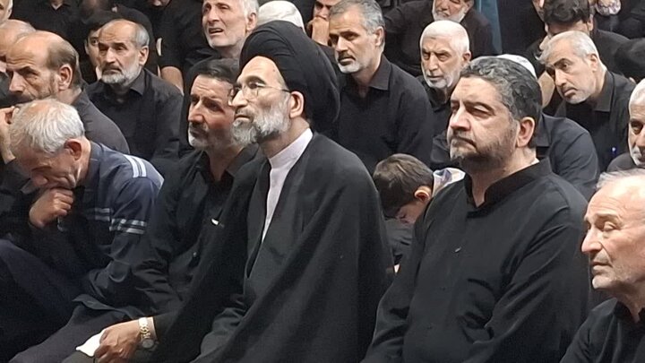فیلم | مراسم عزاداری عاشورای حسینی از طرف نماینده ولی فقیه در کاشان در مسجد صادقیه