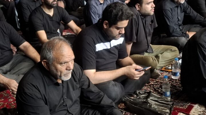 فیلم | مراسم عزاداری عاشورای حسینی از طرف نماینده ولی فقیه در کاشان در مسجد صادقیه