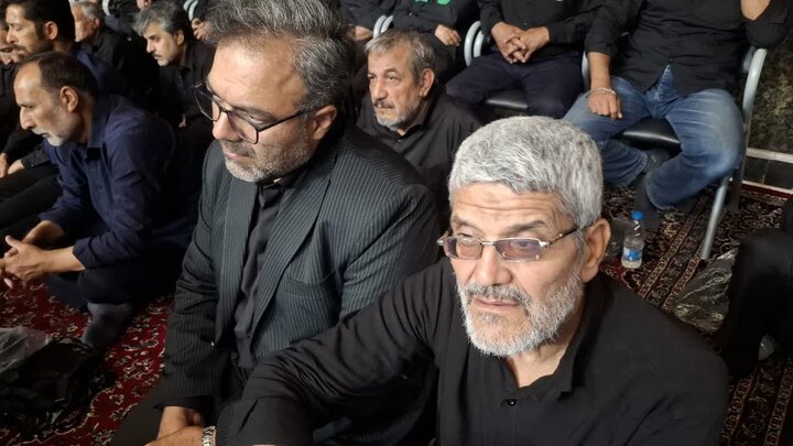 فیلم | مراسم عزاداری عاشورای حسینی از طرف نماینده ولی فقیه در کاشان در مسجد صادقیه