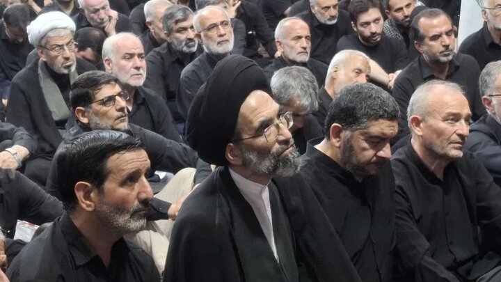 فیلم | مراسم عزاداری عاشورای حسینی از طرف نماینده ولی فقیه در کاشان در مسجد صادقیه