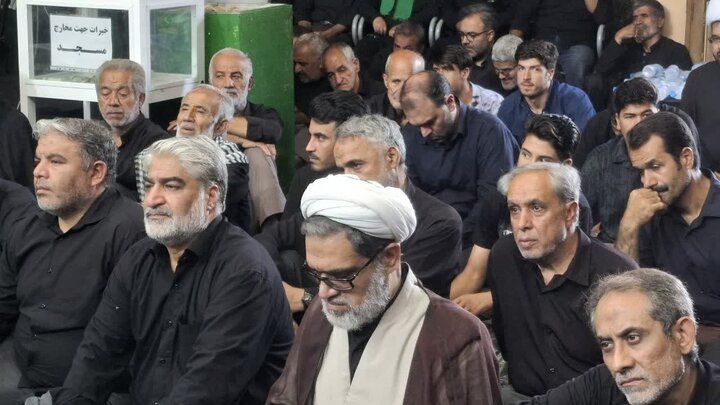 فیلم | مراسم عزاداری عاشورای حسینی از طرف نماینده ولی فقیه در کاشان در مسجد صادقیه
