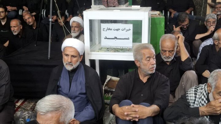 فیلم | مراسم عزاداری عاشورای حسینی از طرف نماینده ولی فقیه در کاشان در مسجد صادقیه