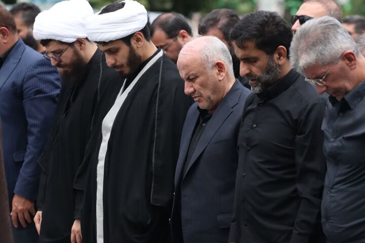 تصاویر/ نماز ظهر عاشورا به امامت نماینده ولی فقیه در استان مازندران