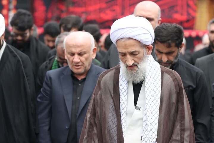 تصاویر/ نماز ظهر عاشورا به امامت نماینده ولی فقیه در استان مازندران