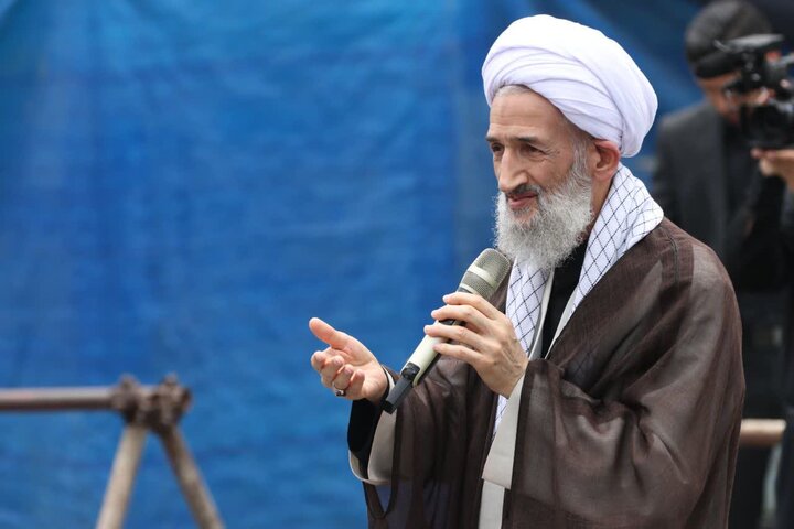 تصاویر/ نماز ظهر عاشورا به امامت نماینده ولی فقیه در استان مازندران