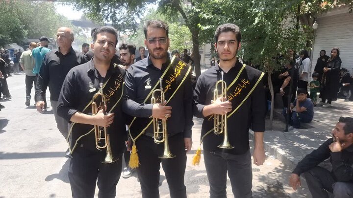 تصاویر/ مراسم عزاداری عاشورای حسینی با حضور هیئات مذهبی در خیابان ها و میادین کاشان