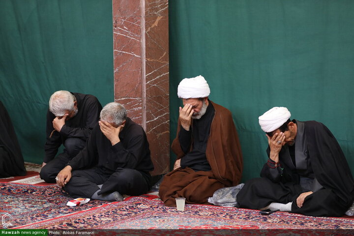 مراسم عزاء يوم عاشوراء في مكتب آية الله العظمى مكارم الشيرازي