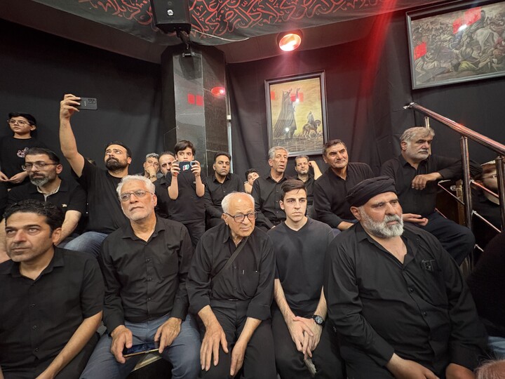 Cerimonia di lutto per il Signore dei Martiri presso l’Associazione degli sport zurkhaneh e della lotta tradizionale della provincia di Qom
