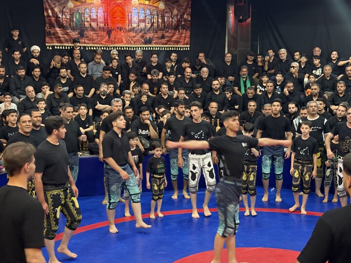 Cerimonia di lutto per il Signore dei Martiri presso l’Associazione degli sport zurkhaneh e della lotta tradizionale della provincia di Qom