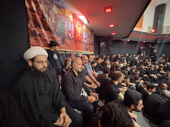 Cerimonia di lutto per il Signore dei Martiri presso l’Associazione degli sport zurkhaneh e della lotta tradizionale della provincia di Qom