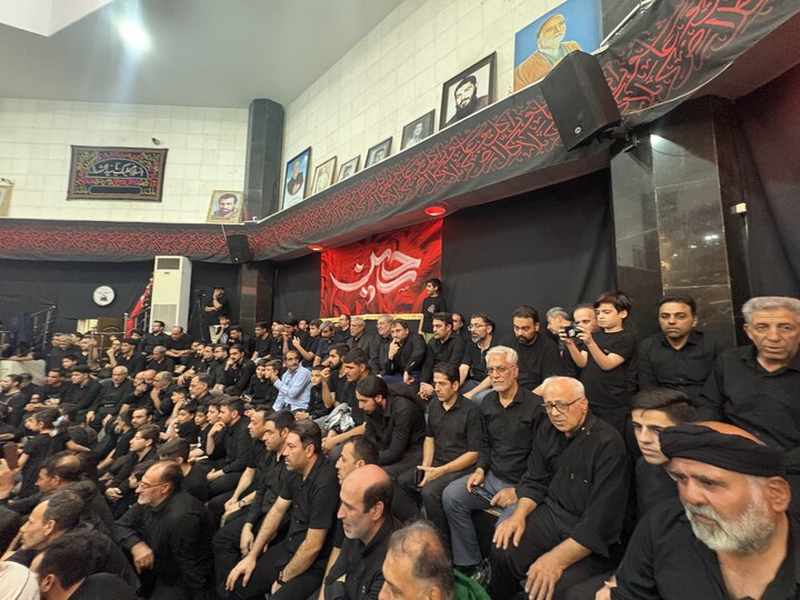 Cerimonia di lutto per il Signore dei Martiri presso l’Associazione degli sport zurkhaneh e della lotta tradizionale della provincia di Qom