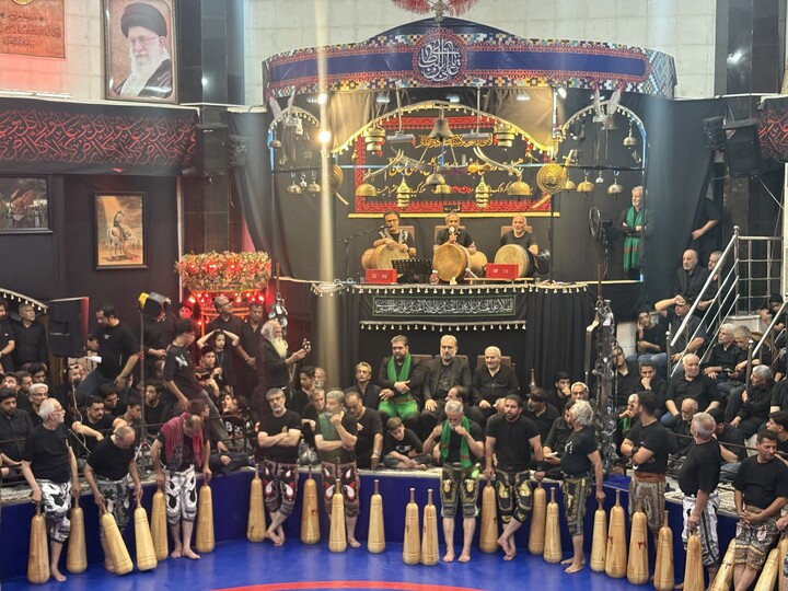 Cerimonia di lutto per il Signore dei Martiri presso l’Associazione degli sport zurkhaneh e della lotta tradizionale della provincia di Qom
