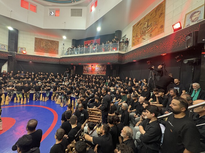 Cerimonia di lutto per il Signore dei Martiri presso l’Associazione degli sport zurkhaneh e della lotta tradizionale della provincia di Qom