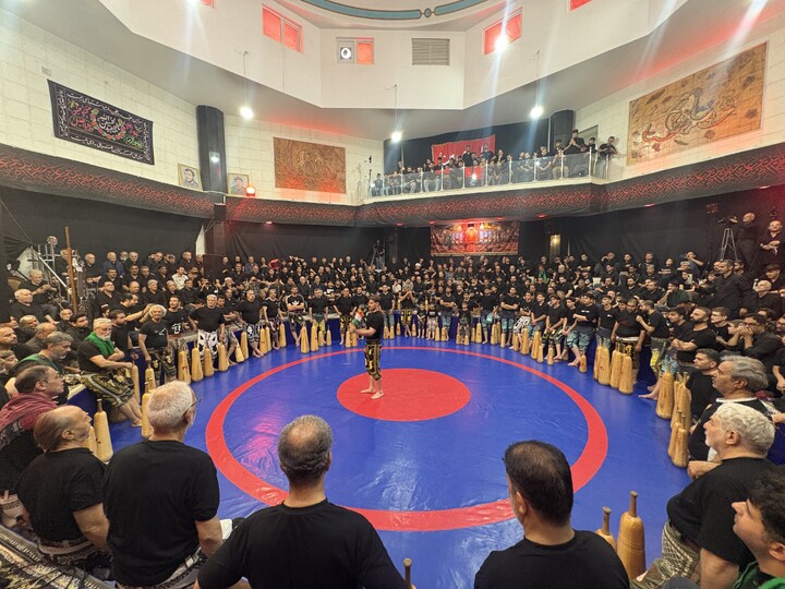Cerimonia di lutto per il Signore dei Martiri presso l’Associazione degli sport zurkhaneh e della lotta tradizionale della provincia di Qom