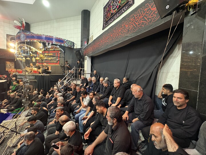 Cerimonia di lutto per il Signore dei Martiri presso l’Associazione degli sport zurkhaneh e della lotta tradizionale della provincia di Qom
