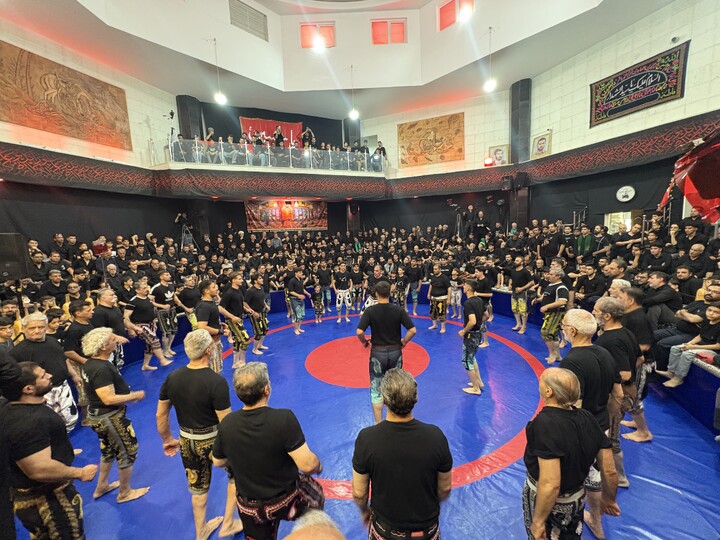 Cerimonia di lutto per il Signore dei Martiri presso l’Associazione degli sport zurkhaneh e della lotta tradizionale della provincia di Qom