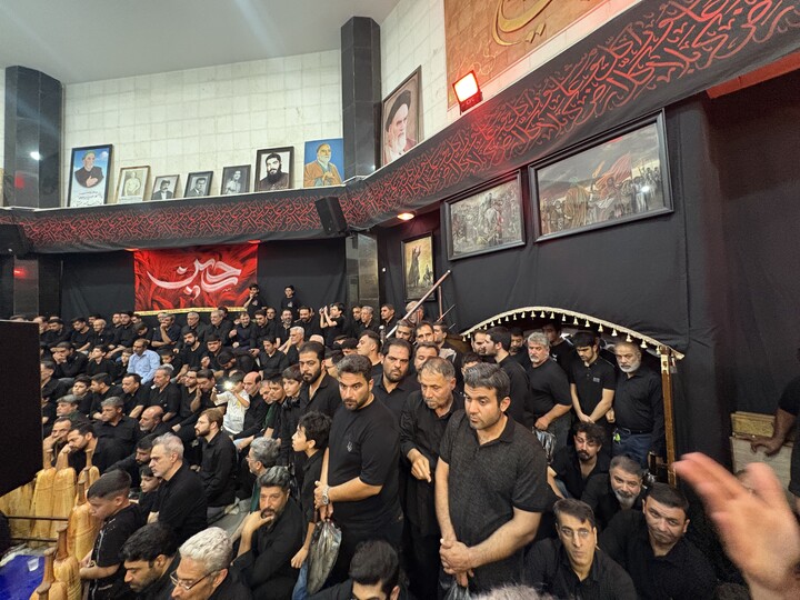 Cerimonia di lutto per il Signore dei Martiri presso l’Associazione degli sport zurkhaneh e della lotta tradizionale della provincia di Qom