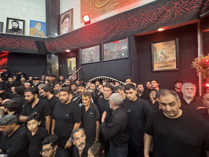 Cerimonia di lutto per il Signore dei Martiri presso l’Associazione degli sport zurkhaneh e della lotta tradizionale della provincia di Qom