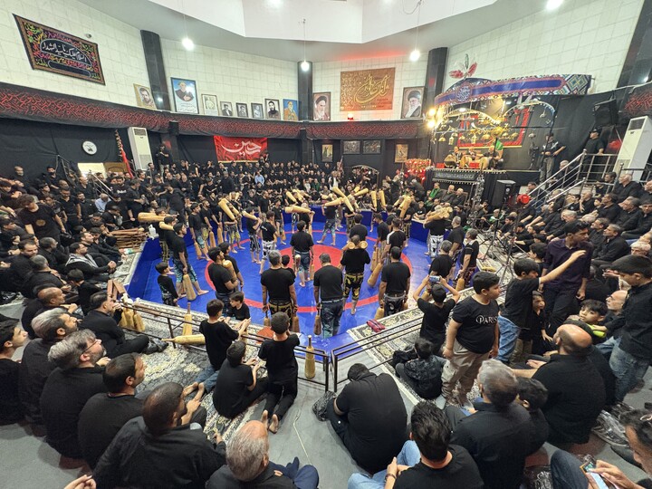 Cerimonia di lutto per il Signore dei Martiri presso l’Associazione degli sport zurkhaneh e della lotta tradizionale della provincia di Qom