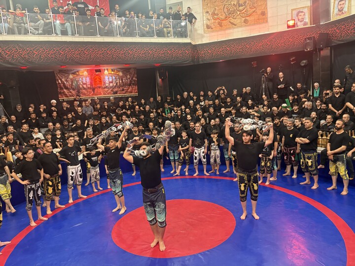 Cerimonia di lutto per il Signore dei Martiri presso l’Associazione degli sport zurkhaneh e della lotta tradizionale della provincia di Qom